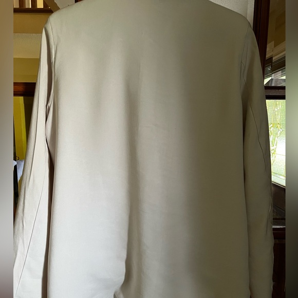 Little Mountain, oat coloured casual blazer - Picture 5 of 5